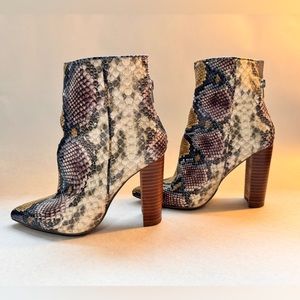 Steve Madden TRISTA-S BKWEEN Snake Skin Bootie